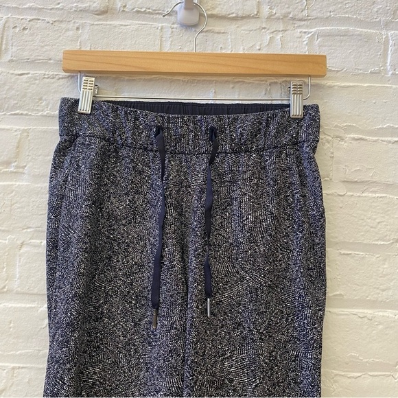 Lululemon || On The Fly Pant 28" Feathered Jacquard Black White 4 - Picture 2 of 9